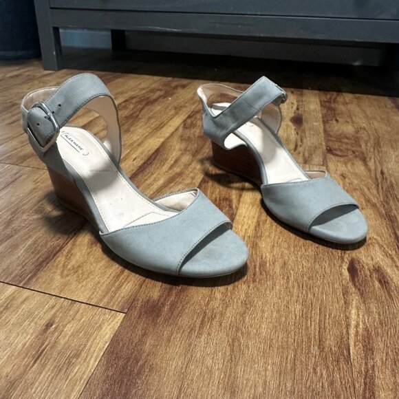 Women's Teal Suede Shoes Size 8 - Picture 3 of 3